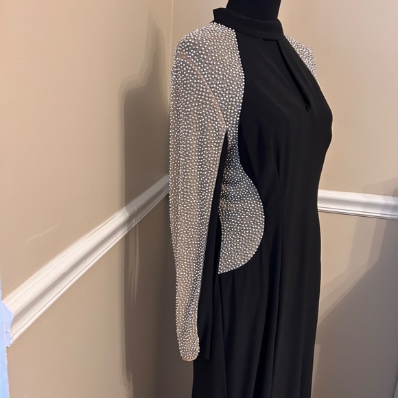 Stunning xscape dress - Picture 2 of 3